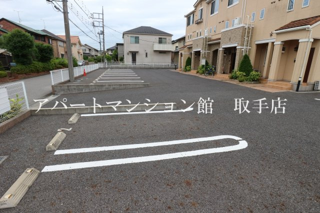 シャトン ミョルの駐車場