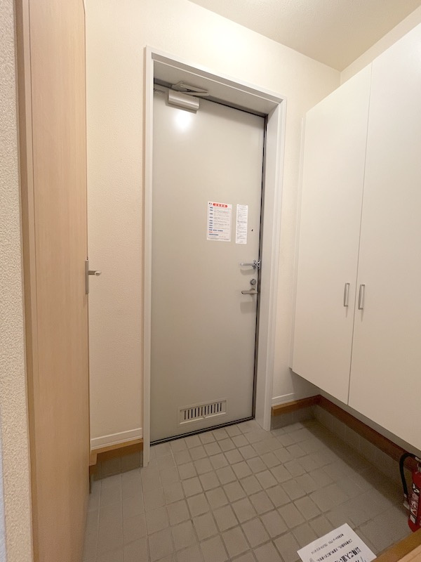 メゾンマスト盛南Ⅴの玄関