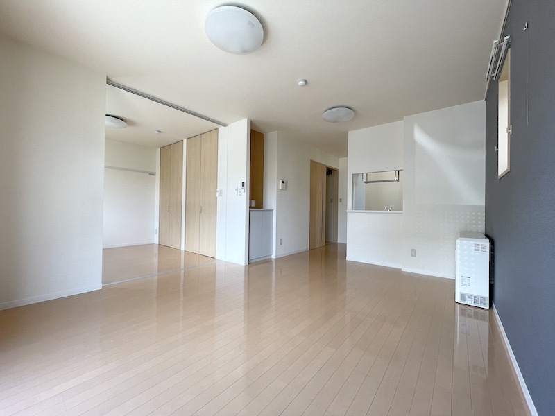 メゾンマスト盛南Ⅴの居間・リビング