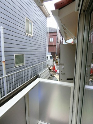 【バルコニー】 | ティエドゥール | バルコニーは南東向きなので、晴れた日のお洗濯物は朝からよく乾きそう☆気分転換をするにも最適です♪