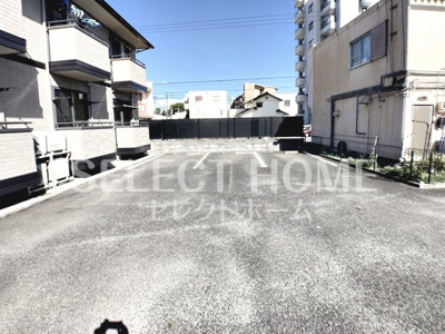 【駐車場】 | ルーチェ錦　Ａ棟 | 駐車場に車を止められます