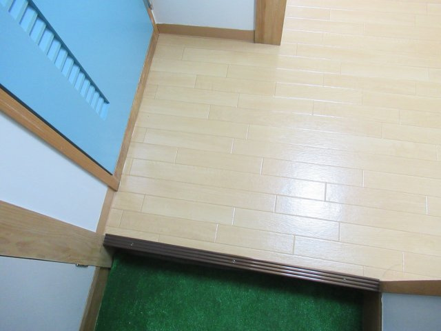 ロイヤルコーポ蜂屋の玄関