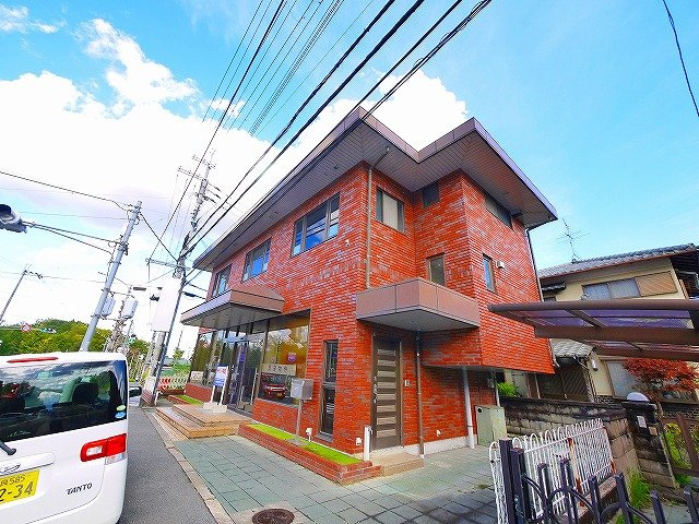 奈保町貸事務所の外観