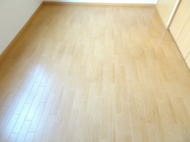 メルベーユ芝原Bの洋室