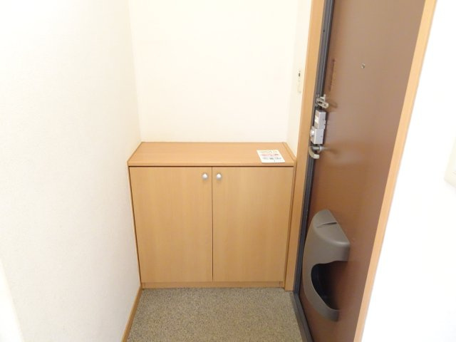 メルベーユ芝原Bの玄関