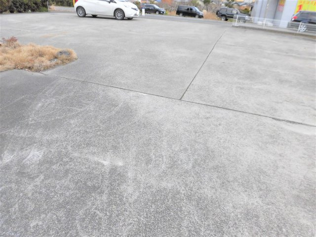 パークメゾン曽根Ⅱの駐車場