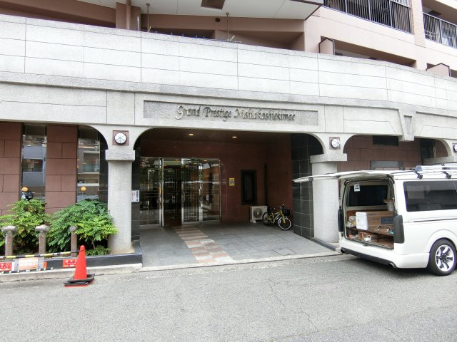 グランプレステージ西明石駅前のエントランス