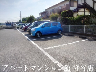 【駐車場】