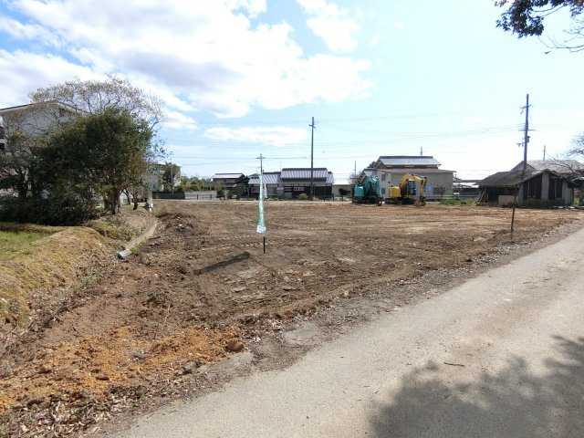加古郡稲美町野寺　土地の前面道路含む現地写真