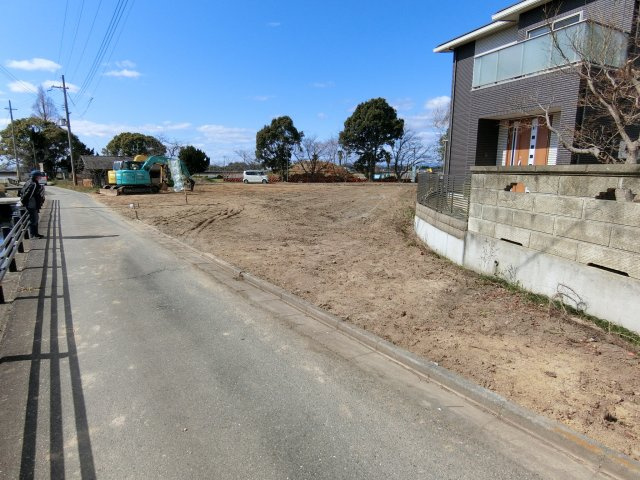 加古郡稲美町野寺　土地の前面道路含む現地写真|３号地　南側道路　東側から撮影