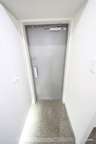 KAISEI梅田　仲介手数料無料の玄関