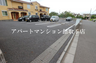【駐車場】
