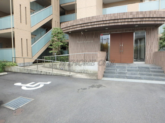 【エントランス】 | エントランススロープ付き