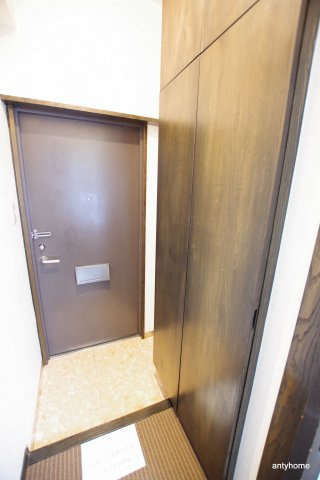 ミールズ新大阪　仲介手数料無料の玄関
