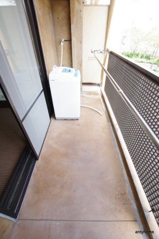 ミールズ新大阪　仲介手数料無料のバルコニー
