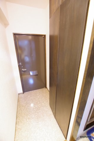 ミールズ新大阪　仲介手数料無料の玄関