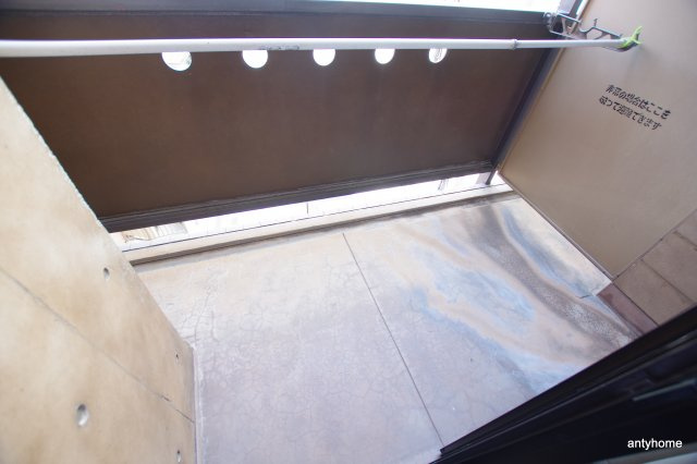 ミールズ新大阪　仲介手数料無料のバルコニー