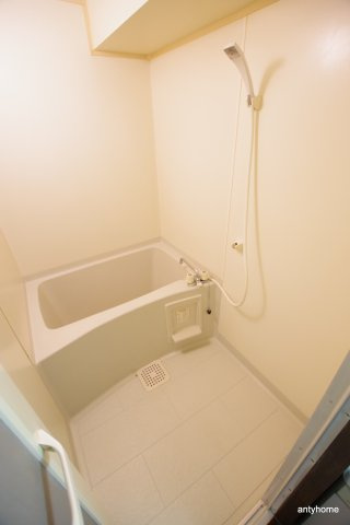 ミールズ新大阪　仲介手数料無料の浴室