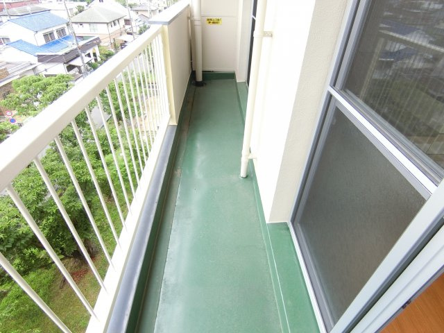 金剛第三住宅214棟のバルコニー