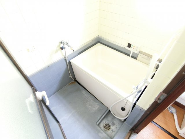 金剛第三住宅214棟の浴室