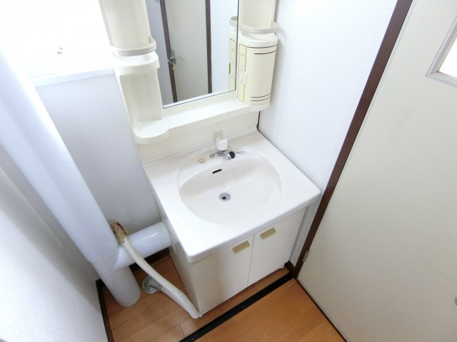 金剛第三住宅214棟の洗面所