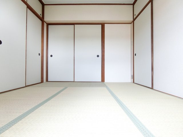 金剛第三住宅214棟の寝室