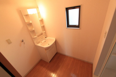 【洗面所】 | エルドラード五位堂Ｅ | 明るい洗面所です