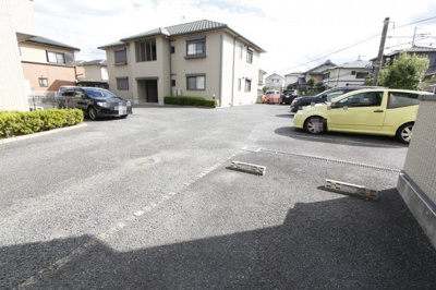 【駐車場】 | エルドラード五位堂Ｅ | 駐車場完備です