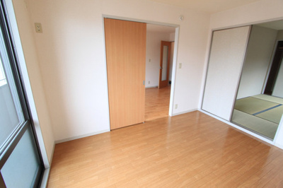 【洋室】 | エルドラード五位堂Ｅ | ゆったりした洋室です