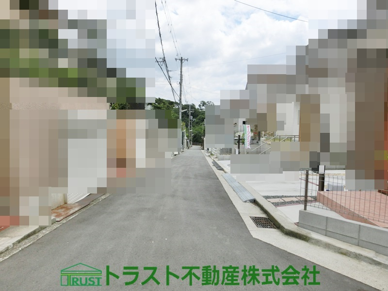 神戸市第14垂水区多聞台-3号地　新築戸建の前面道路含む現地写真