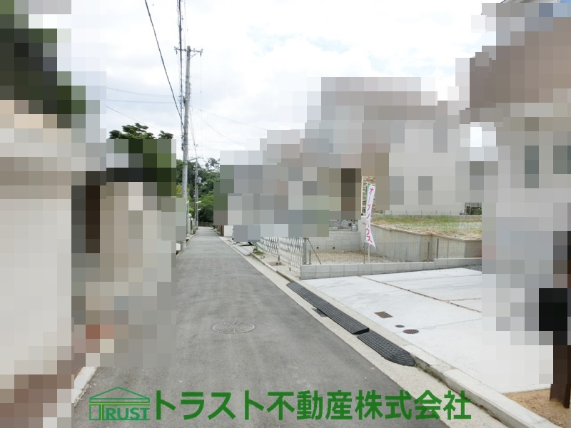 神戸市第14垂水区多聞台-3号地　新築戸建の前面道路含む現地写真
