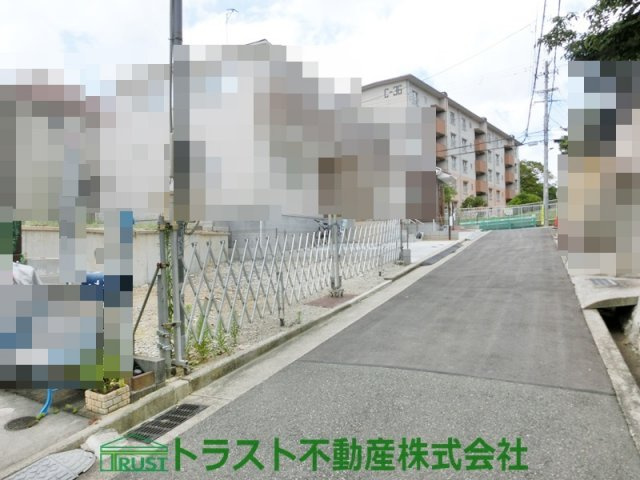 神戸市第14垂水区多聞台-3号地　新築戸建の前面道路含む現地写真