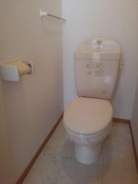 ファミールしおたAのトイレ