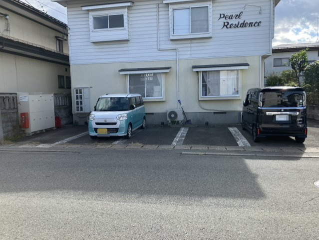 パールレジデンスの駐車場|軽自動車のみ