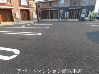 【駐車場】