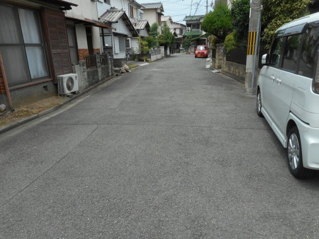 和歌山市松島・中古戸建・54121の前面道路含む現地写真