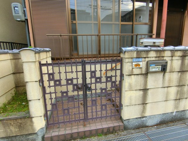 のぞみ野貸家のエントランス