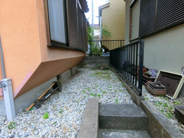 のぞみ野貸家の庭