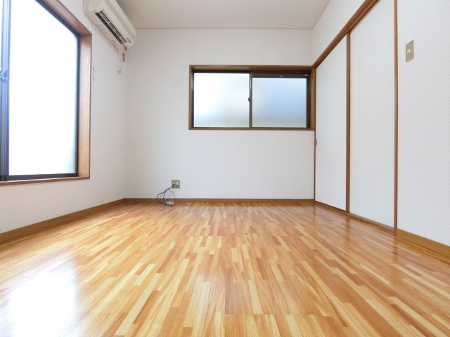 のぞみ野貸家の寝室