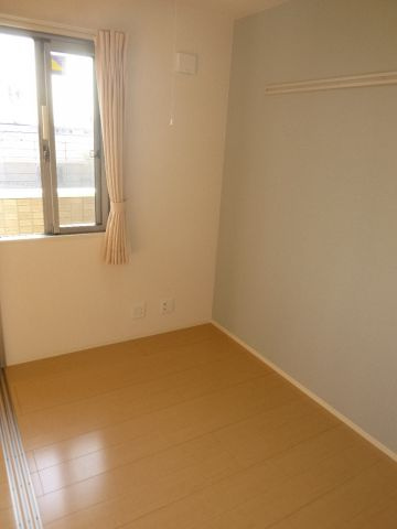 セジュール町坪の洋室
