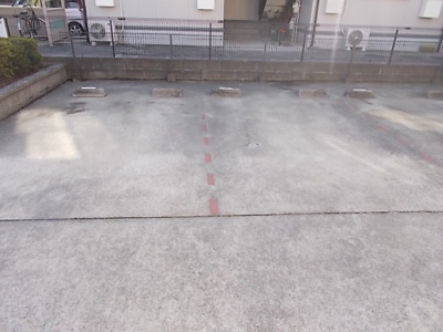 【駐車場】 | スプリング・フィールド | 敷地内駐車場で便利です。