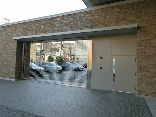 【エントランス】