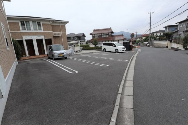 カントリー　ビューAの駐車場