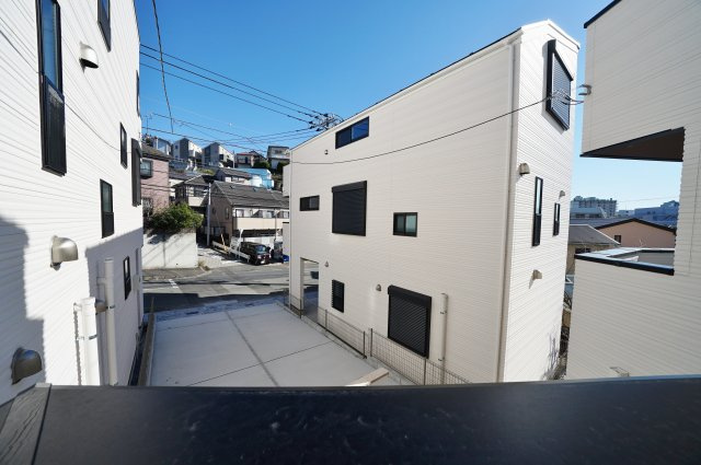 駅から平坦！お洒落なデザイナーズ住宅♪ＬＤＫ１８．８帖！カースペース２台♪峰岡町３丁目全４棟新築戸建の展望