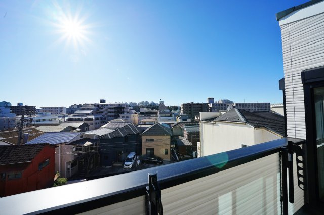 駅から平坦！お洒落なデザイナーズ住宅♪ＬＤＫ２０．４帖！カースペース２台♪峰岡町３丁目全４棟新築戸建の展望