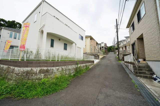 保土ヶ谷区川島町　新築戸建て【成約】の前面道路含む現地写真