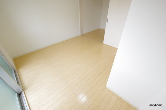 フルーヴトレーズ　仲介手数料無料の洋室