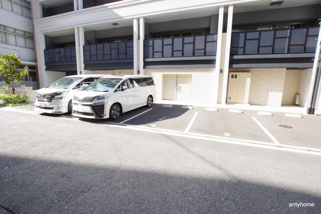 ショウエイ靭　仲介手数料無料の駐車場