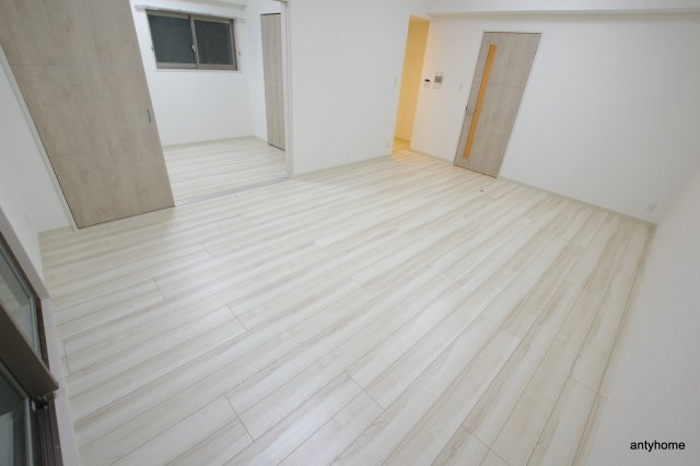 ショウエイ靭　仲介手数料無料の洋室