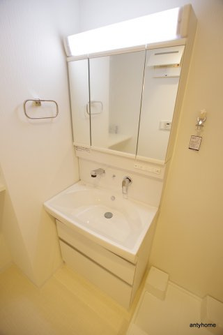 ショウエイ靭　仲介手数料無料の洗面所